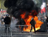 الشرطة الفرنسية تطلق الغاز لتفريق محتجين فى يوم الباستيل