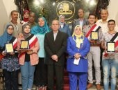 محافظ كفرالشيخ لأوائل الثانوية العامة: حافظوا على تفوقكم وسأوفر لكم منح دراسية