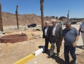 صور.. محافظ جنوب سيناء يتفقد تطوير شارع السلام بمنطقة المشاتل بشرم الشيخ