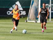 شاهد.. هازارد يتلاعب بنجوم ريال مدريد فى معسكر كندا