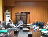 رئيس جامعة بنى سويف يترأس لجنة تقييم المرشحين لعمادة التربية الرياضية والزراعة