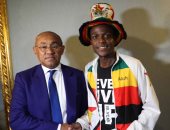 قصة مثيرة.. مشجع وصل القاهرة من زيمبابوى سيرا على الأقدام لحضور كأس أفريقيا