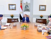 فيديو.. اجتماع الرئيس السيسى بوزير الدفاع ورئيس أركان حرب القوات المسلحة
