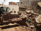 إزالة 5 منشآت ذات خطورة داهمة بقرية شرباص فى دمياط