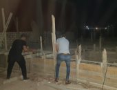 صور.. إيقاف أعمال بناء مخالف فى حملة مسائية شرق الإسكندرية