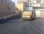 صور.. محافظ سوهاج يوجه بالانتهاء من مشروعات رصف الطرق فى المواعيد المحددة 