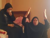 من يساعد أسرة شهيد "لقمة العيش"؟..سيدة تستدرج سائق تاكسى بدمنهور وتذبحه بمساعدة زوجها لسرقة سيارته.. والدته: كان عائلنا الوحيد.. وزوجته: "ذنبهم إيه أطفالى الـ3 يتيتموا".. ويطالبون بمعاش للإنفاق على أبنائه.. صور