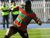 قصة صور.. أليو ديانج قاطرة وسط ملعب الأهلى