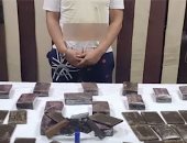 ضبط 3 تجار مخدرات بحوزتهم كيلو حشيش فى مطاردة أمنية بمدينة 6 أكتوبر