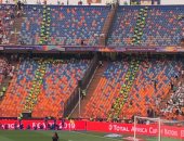 شاهد.. فاصل أمنى بين جماهير الجزائر والسنغال باستاد القاهرة