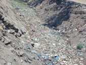 أهالى منشأة جلال بالمنيا يناشدون الرى لضخ المياه فى ترعة المنباليه