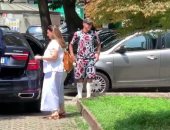 بن ناصر نجم الجزائر يصل ميلان بأزياء غريبة للكشف الطبى.. فيديو