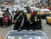 الكاميرون تحتفل بحكام نهائي أمم أفريقيا فى شوارع العاصمة.. صور
