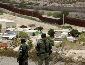 الحرس الوطنى المكسيكى يراقب الحدود مع أمريكا  لمنع المهاجرون من العبور