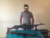 ضبط رشاش جرينوف وبندقية آلية بحوزة عامل بأسيوط