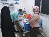 قافلة طبية لجامعة القاهرة تجرى الكشف على 866 طفلًا بمطروح .. صور