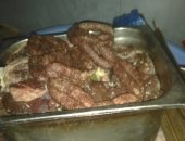 صور.. ضبط أغذية غير صالحة للاستهلاك الآدمي في عدة مطاعم بمدينة مرسى مطروح