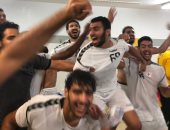 "فيديو وصور".. فرحة عارمة لـ شباب اليد فى غرفة خلع الملابس بعد تحقيق حلم المربع الذهبى .. أحفاد الفراعنة يخطفون التأهل إلى نصف النهائى من النرويج .. ونصر: فخورون بأولادنا ومازال لديهم الكثير