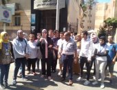صور ..المتطوعون يزينون شوارع الاسكندرية بمناسبة عيدها القومى