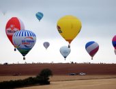 انطلاق مهرجان المناطيد والبالونات الهوائية بسان جوليان فى فرنسا