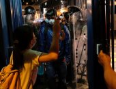 اشتباكات عنيفة بهونج كونج للمطالبة بالإفراج عن معتقلى احتجاجات قانون التسليم