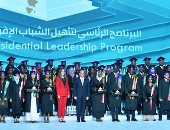 السيسي لشباب "حياة كريمة": لابد من تطوير القرى وعدم انتظار مخصصات مالية