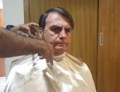 فيديو.. رئيس البرازيل يتجاهل لقاءه مع وزير خارجية فرنسا ويذهب لحلاقة شعره