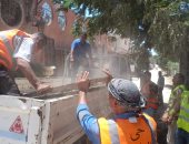 صور.. غلق المحلات بدون ترخيص ورفع الإشغالات بالطريق الصحراوى غرب الإسكندرية