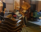 صور.. حملة مكبرة لإزالة الباعة الجائلين والإشغالات بكورنيش الإسكندرية 