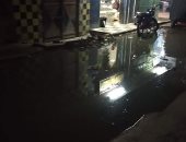 صور.. مياه الصرف الصحى تحاصر سكان شارع بالخصوص 