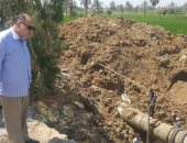 محافظ الفيوم يتفقد موقع خط مياه الشرب الجديد بقصر الباسل