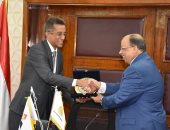 التنمية المحلية و"معلومات الوزراء" يوقعان بروتوكول للتعاون المشترك