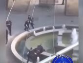 بحيلة ذكية.. الشرطة الإسبانية تلقى القبض على رجل يحمل سلاح أبيض ـ فيديو