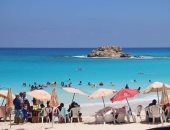 شواطئ مطروح "كامل العدد" استعدادا لاستقبال المصطفين فى العيد