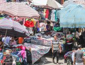 إقبال المواطنين على أسواق العتبة لشراء ملابس العيد
