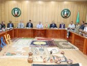 محافظ المنوفية يلتقى أصحاب الصناعات الحرفية والتراثية استعدادا لمعرض "تراثنا" 