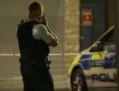 فيديو.. تعرض ضابط شرطة بريطانى للطعن فى لندن