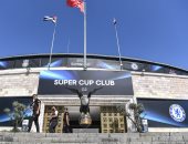 ملعب "بشكتاش" يتزين لاستضافة السوبر الأوروبى بين ليفربول وتشيلسي.. صور