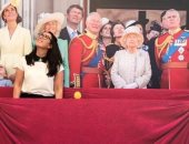 "قصر باكنجهام" يتيح لك فرصة التقاط صورة مع العائلة الملكية البريطانية