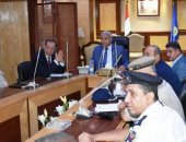 محافظ أسوان يحذر من ذبح الأضاحى فى الشوارع للحد من التلوث والروائح الكريهة