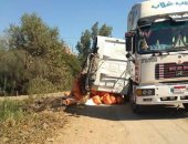 انقلاب سيارة نقل محملة بالسماد بطريق قرية بلاى فى الغربية وتوقف حركة المرور