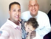 قارئ يشارك بصور مع وائل جمعة بالغربية.. ويعلق: يقضى عيد الأضحى مع عائلته