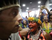 صور.. ألاف النساء البرازيليات يقتحمن مركزا للصحة احتجاجا على خطط الرئيس