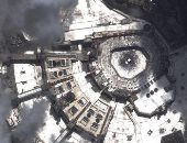 "الحجيج يلونون مكة بالأبيض".. شاهد المسجد الحرام ومنى من الفضاء (صور)