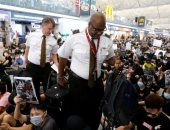 إعادة فتح مطار هونج كونج وإلغاء أكثر من 200 رحلة