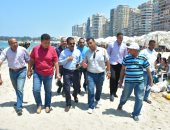 "السياحة والمصايف" بالإسكندرية: توزيع منشورات توعية بالأسعار على رواد الشواطئ