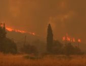 فيديو يرصد الحرائق المدمرة فى جزيرة إيفيا اليونانية
