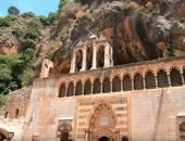 شاهد.. دير القديس "أنطونيوس قزحيا" فى لبنان: مقصد المسيحيين بالشرق الأوسط