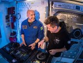 رائد فضاء إيطالى يصبح أول DJ فى العالم خارج الأرض.. فيديو