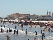 صور.. كيف تقضى رحلة سعيدة بأقل الأسعار على شواطئ بورسعيد